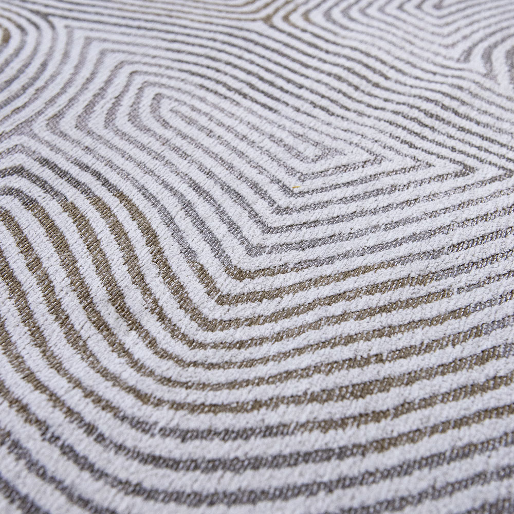 Tapis labyrinthe gris